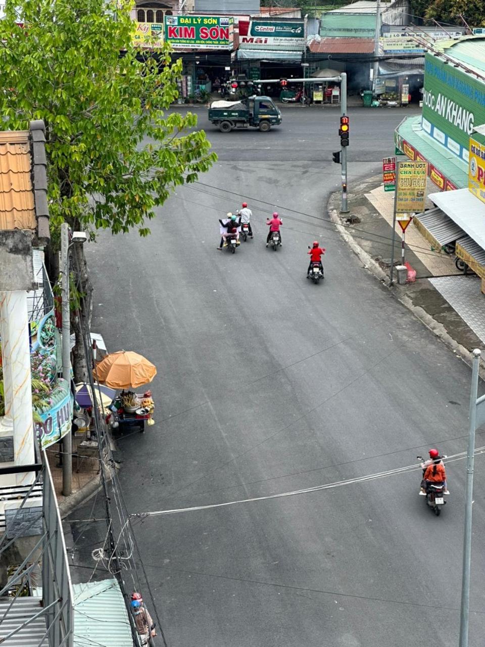 Khach San Nguyen Long Hotel Ap Thap Muoi Екстериор снимка